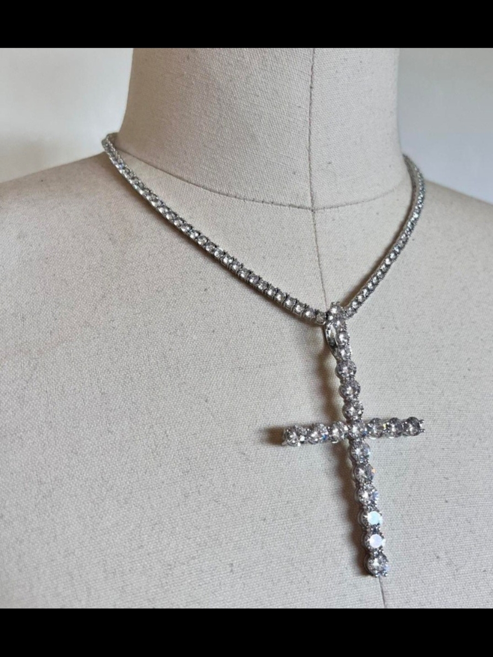 Cross Chain - Picture 7 of 9